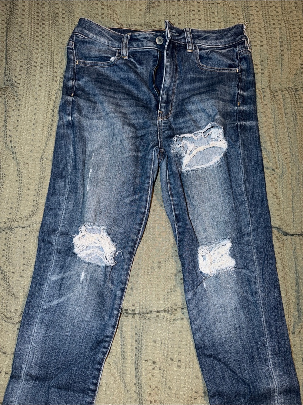 American Eagle Outfitters Distressed Blue Cropped Jeans